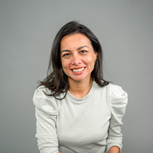 A photo of Lorena Costa.