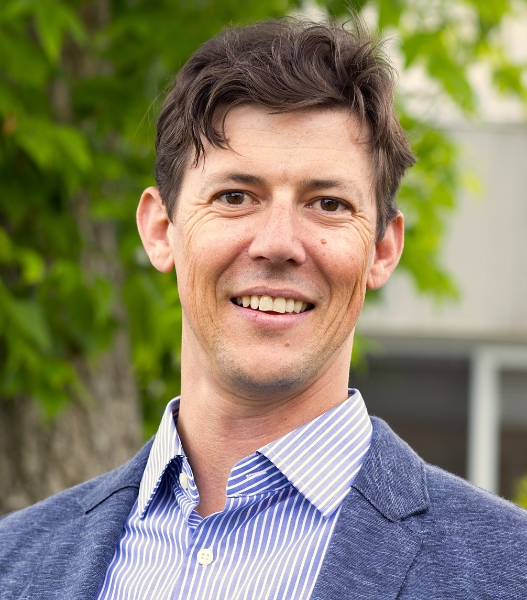 Adam-Hart-bio-photo.jpg